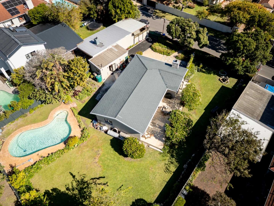 4 Bedroom Property for Sale in Kirstenhof Western Cape